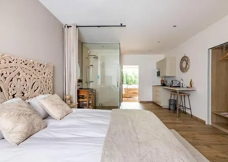 Studio Chic Avec Salon Et Terrasse Privee *