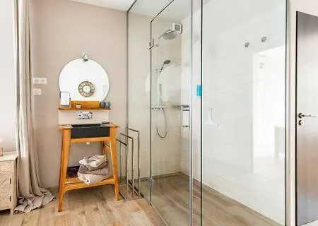Studio Chic Avec Salon Et Terrasse Privee Homestay szállás Tourcoing