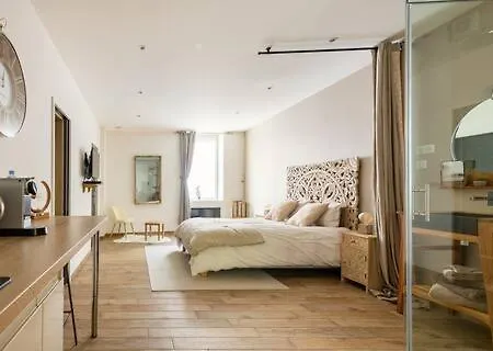 Studio Chic Avec Salon Et Terrasse Privee